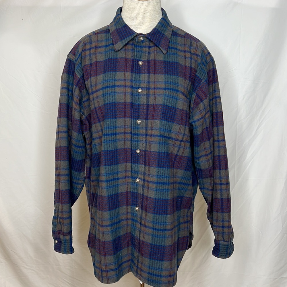 🔹 Pendleton Vintage Wool Shirt